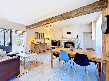 maison à vendre de 81m2  deux chambres  dépendances et terrain clos de 800m2