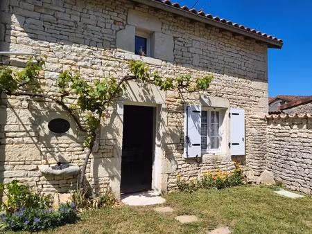 maison traditionnelle en pierre à vendre 2 pièces 47m2 courcome 47000€