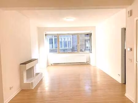 superbe appartement de 86m2  rénové  près de la gare