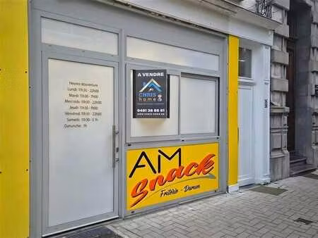 surface commerciale de 39 m2 idéallement située face aux fa
