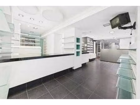 rez-de-chaussée commercial au centre de tournai