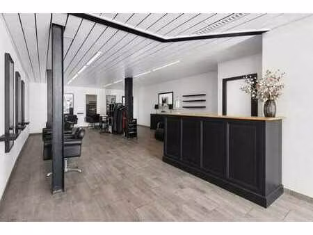 magnifique commerce de 221 m² au centre ville d'antoing