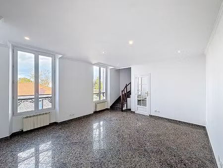 appartement la varenne saint hilaire 2 pièce(s) 32.95 m2