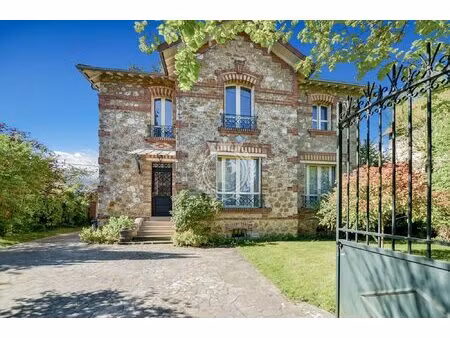 magnifique meulière 6p  idéalement située