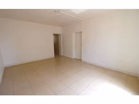 location appartement  m² t-1 à fontenay-trésigny  560 €