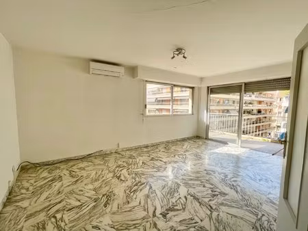 3 pièces terrasse/parking - riquier république