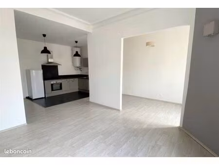 t1 de 49m2 refait à neuf. situé au 14 rue bernard palissy. (6ème arrondissement)