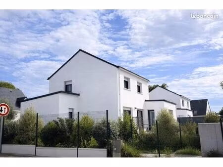 maison récente 4 pièces – terrain clôturé – arzal – 1 200 / mois