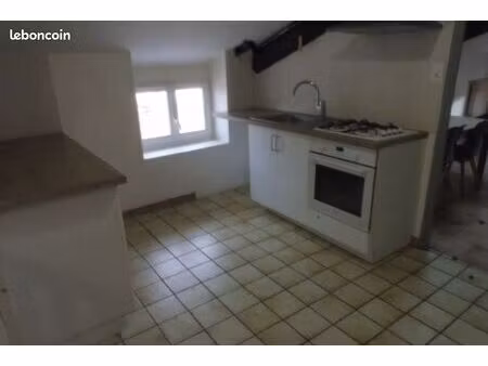 f3 a macon 3 rue dufour proche mairie et gare