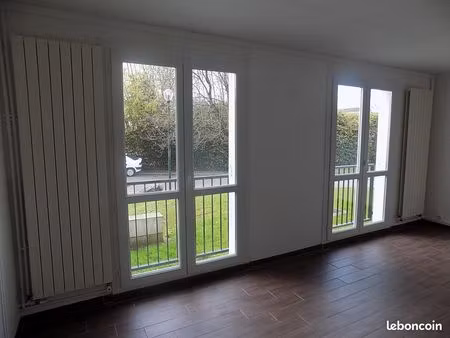 studio à louer avec parking privé