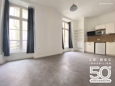 studio 1 pièce 27 m²