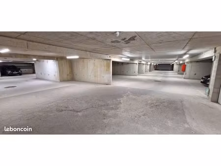 place de parking à louer dans résidence sécurisée