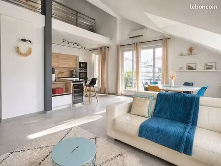 rare toit-terrasse meublé – dernier étage  3 chambres  50 m² de terrasses  2 garages