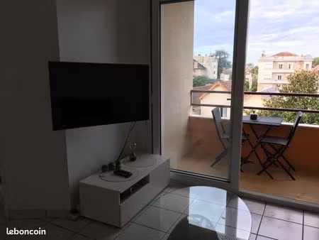 t2 meublé avec parking centre ville  hôpital  