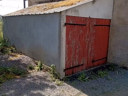 garage a louer 5.40/2.80m porte h1.80m par 2.45m