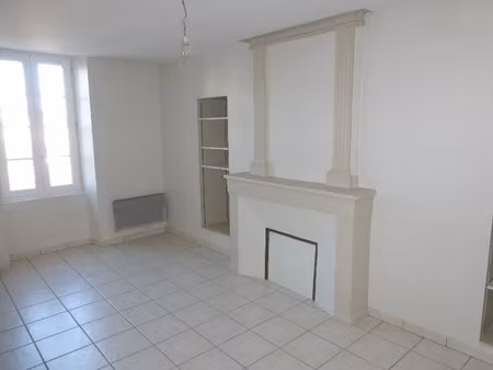 location appartement 2 pièces 54 m² à doué-en-anjou (49700)  374 €