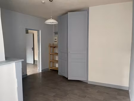 location appartement 1 pièce 30.25 m² à saint-léonard-de-noblat (87400)  310 €