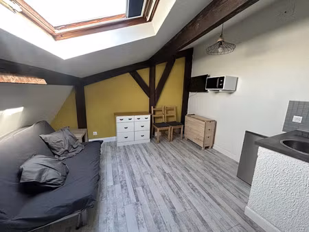 location meublée appartement 1 pièce 20.59 m² à chaumont (52000)  335 €