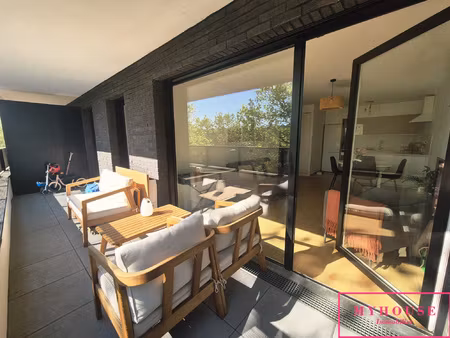 6 minutes métro ligne 4 'lucie aubrac' appartement 3 pièces