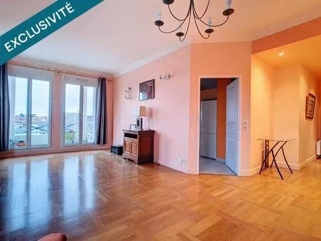 très au calme  t3/4 de 83 m² baigné de lumière