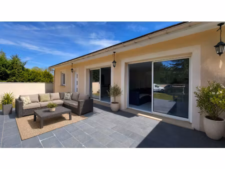 maison de plain-pied  110 m²   470 m² de terrain clos