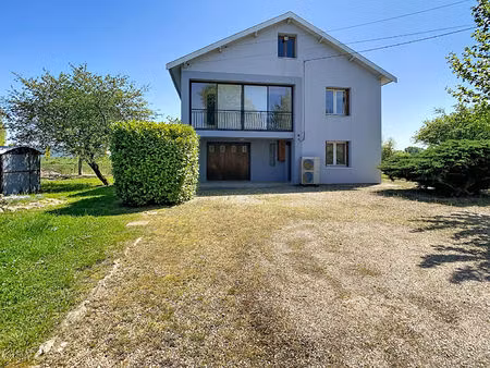 maison sur sous sol complet avec jardin arboré - proche de pont de vaux