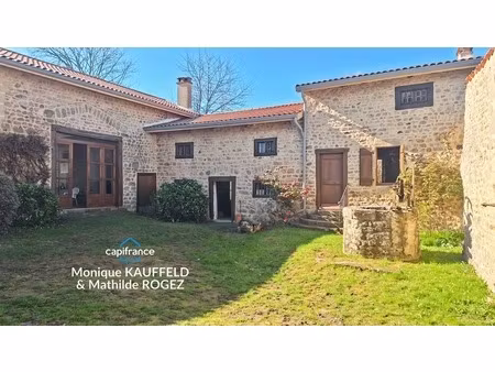 maison à vendre 11 pièces  jardin  terrain et puits. puy de dome 63  saint gervais sous me
