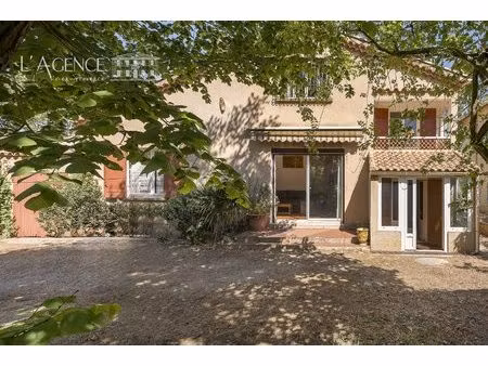 maison familiale de 130 m² avec appartement indépendant de 25