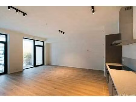 à proximité du shopping de woluwe et des grands axes