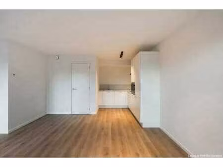 à proximité du shopping de woluwe et des grands axes