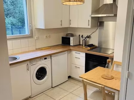 location meublée appartement 1 pièce 28 m² à francheville (69340)  750 €