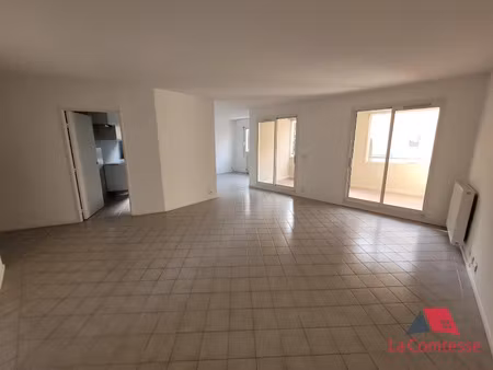 location appartement 4 pièces 97.88 m² à aix-en-provence (13090)  1 710 €
