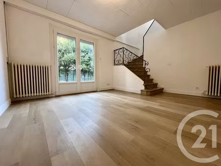 location maison 4 pièces 68 m² à ales (30100)  890 €