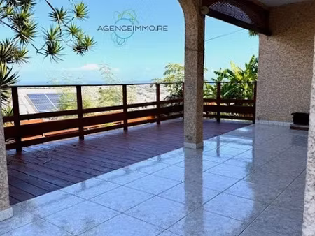 location villa 4 pièces 71 m² à la possession (97419)  1 695 €