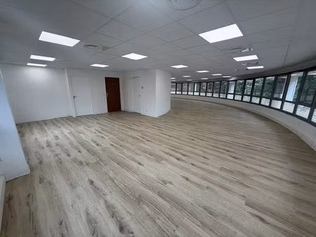 location locaux professionnels 1 pièce 185 m² à aix-en-provence (13090)  4 166 €