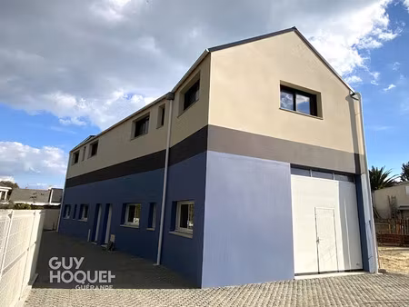 location locaux professionnels 136 m² à batz-sur-mer (44740)  4 050 €