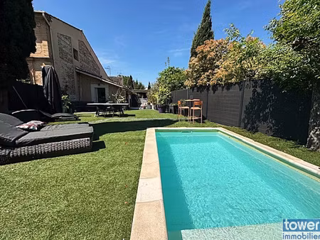 maison  5 pièce(s)  4 chambre(s)  197.81 m²