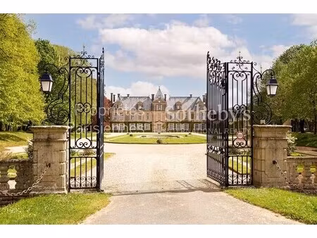 château curzay-sur-vonne - 3400m²