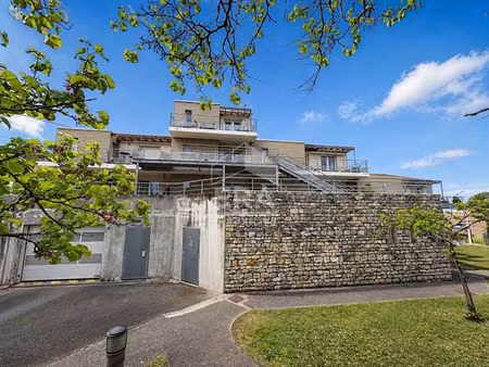 appartement 3 pièces à vendre à saintes avec vue sur la charente