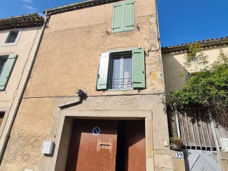 proche carcassonne  immeuble avec deux appartement et garage