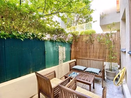 alesia / beau studio avec terrasse / parfait etat / cave