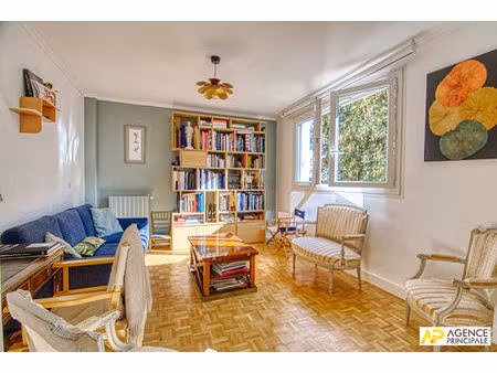 versailles saint-louis appartement 4 pièces de 86m² carrez situé au 1er étage avec ascense