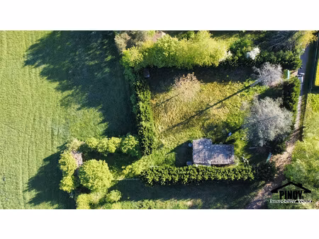 terrain avec installation existante en zone potentiellement