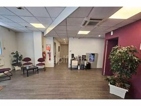vente bureaux et commerces à tarbes (65000) : à vendre / 212m² tarbes