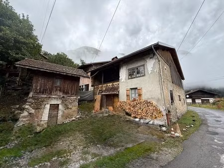 ferme savoyarde coteau de magland 5 pièces   220 000 euros