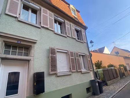 charmant appartement 3 pièces à vendre au dernier étage en centre-ville de cernay