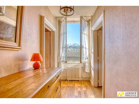 versailles notre-dame place hoche appartement 4 pièces 80.83 m² carrez situé au 3ème étage