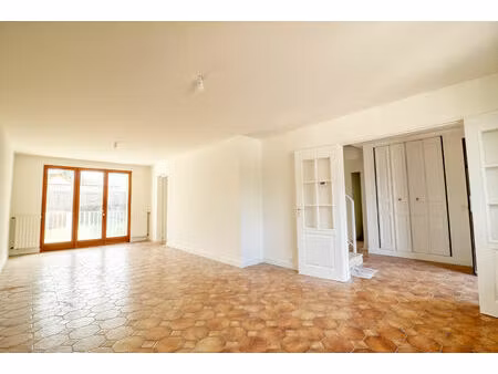 location maison 7 pièces  127.35m²  antony