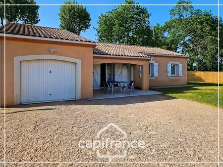 maison de plain pied 3 chambres  garage et jardin clos