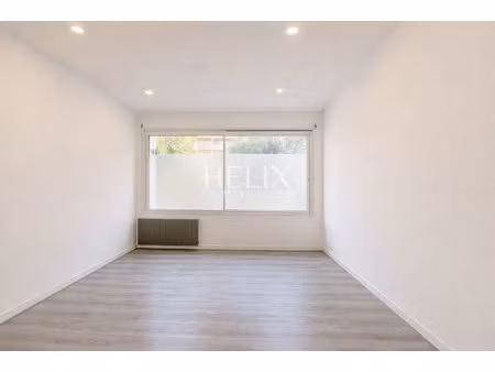 local commercial saint germain en laye 2 pièces 38.21 m²